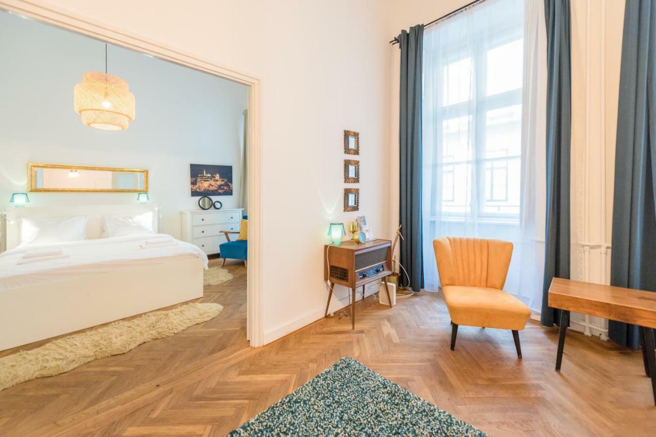 Oasis Apartments - Liberty Square Budapest Esterno foto