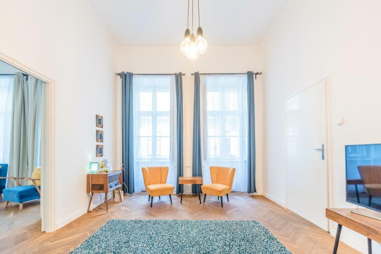 Oasis Apartments - Liberty Square Budapest Esterno foto